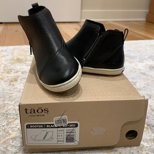 Taos footwear bootsie